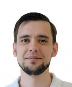 Козуб Евгений Олегович стоматолог